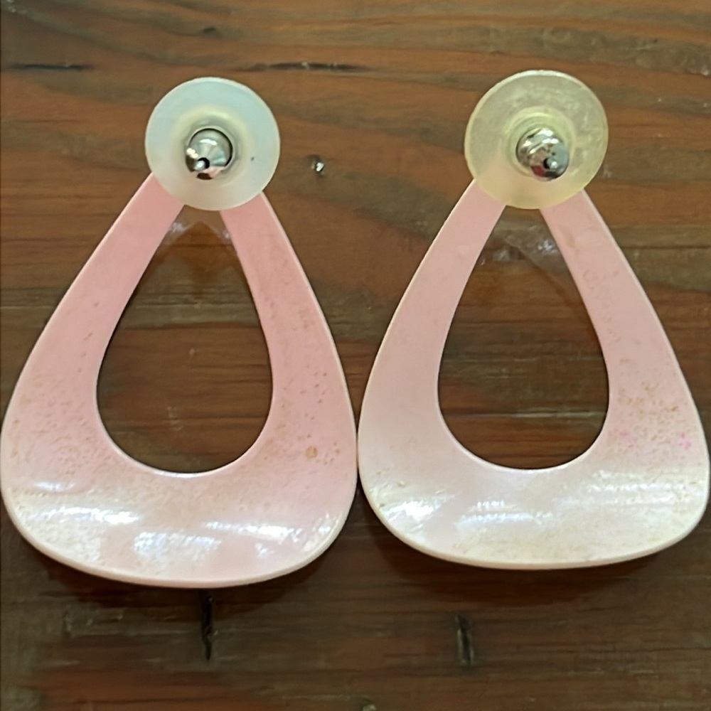 80,s Vintage Metalic Earrings - Picture 2 of 3